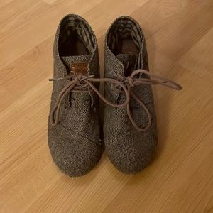 Herringbone TOMS wedge bootie